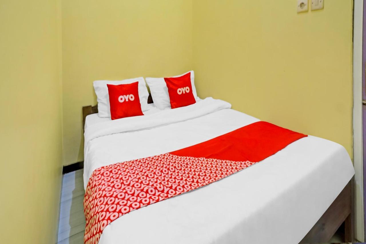 Oyo 3298 Bromo Guest House Family Маланг Экстерьер фото